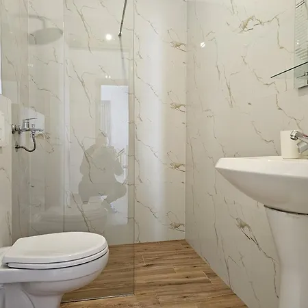 شقة Albert Apartment *
