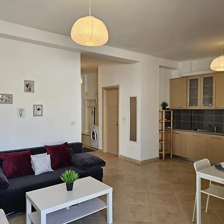 Albert Apartment شقة ساراندا
